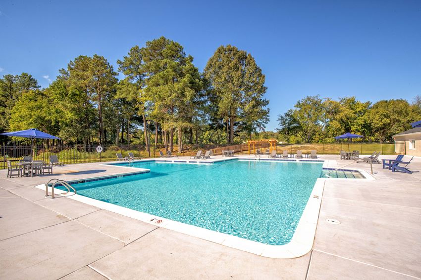 Crystal Lakes Apartments, 3501 Meadowdale Boulevard, Richmond, VA